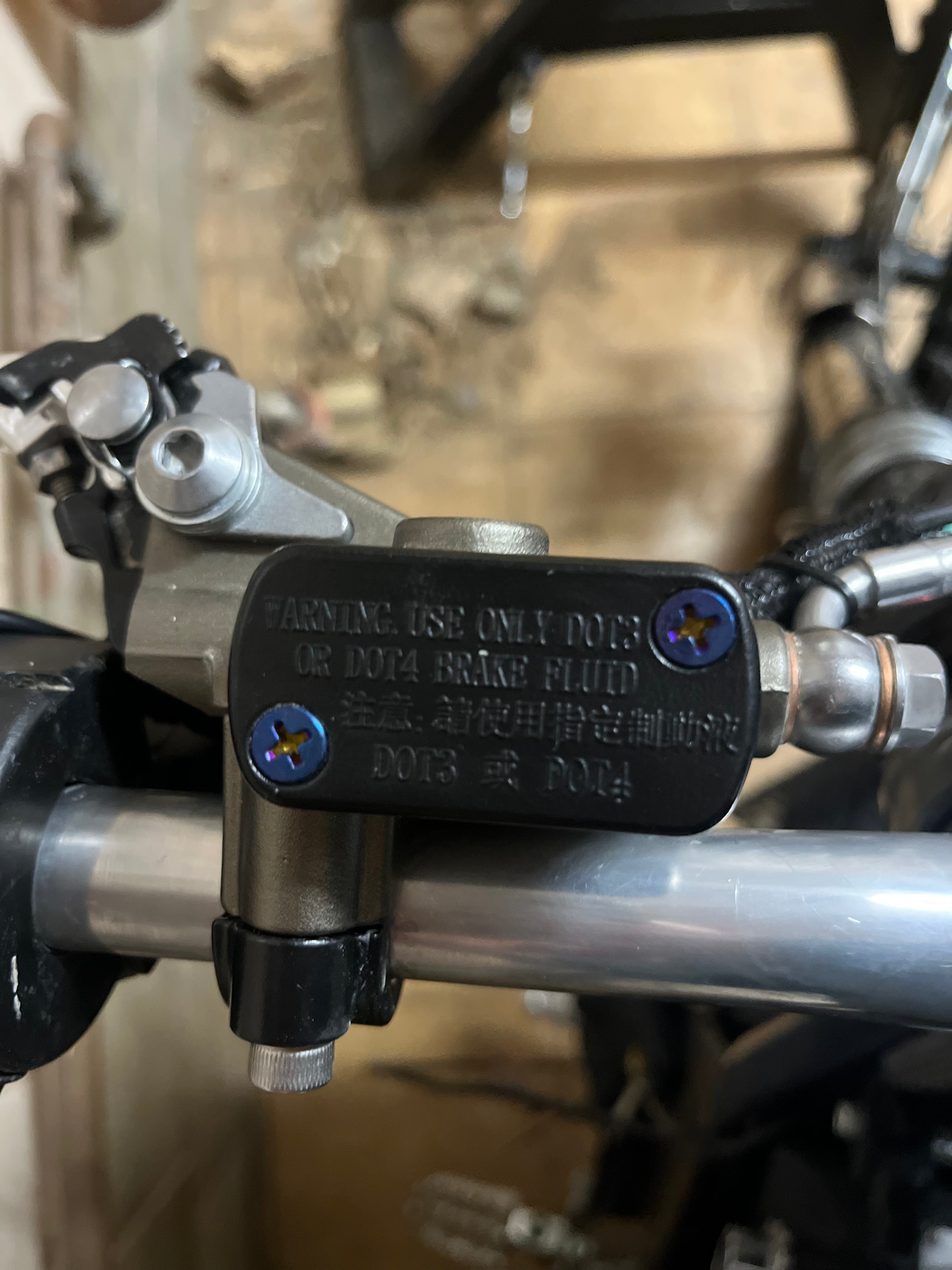 TI śruby do surrona ub/lb od pokrywy wlewu (DOT) hamulec