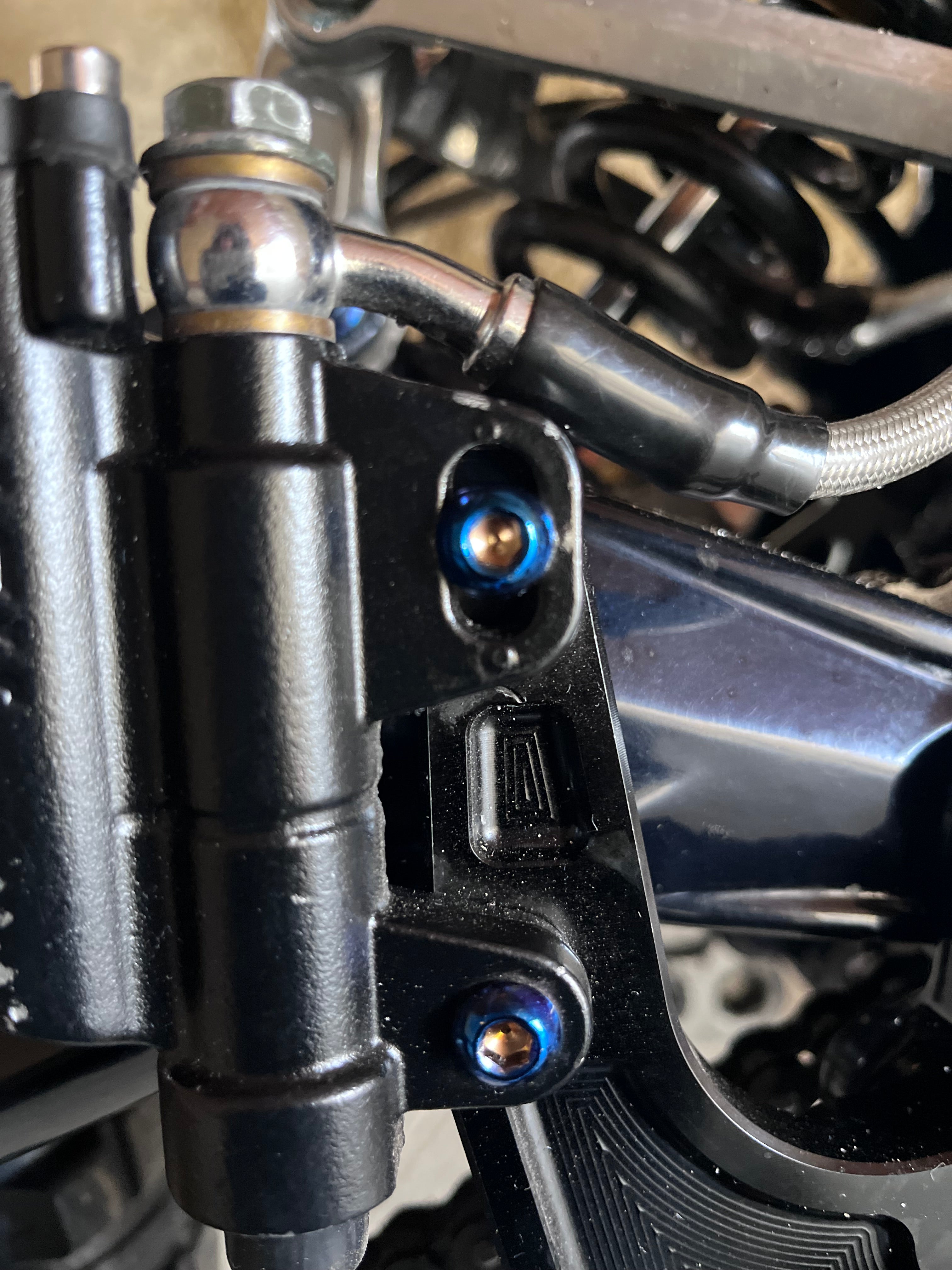 Śruby tytanowe do foot brake Surrona – zestaw 2 sztuk, okrągły łeb