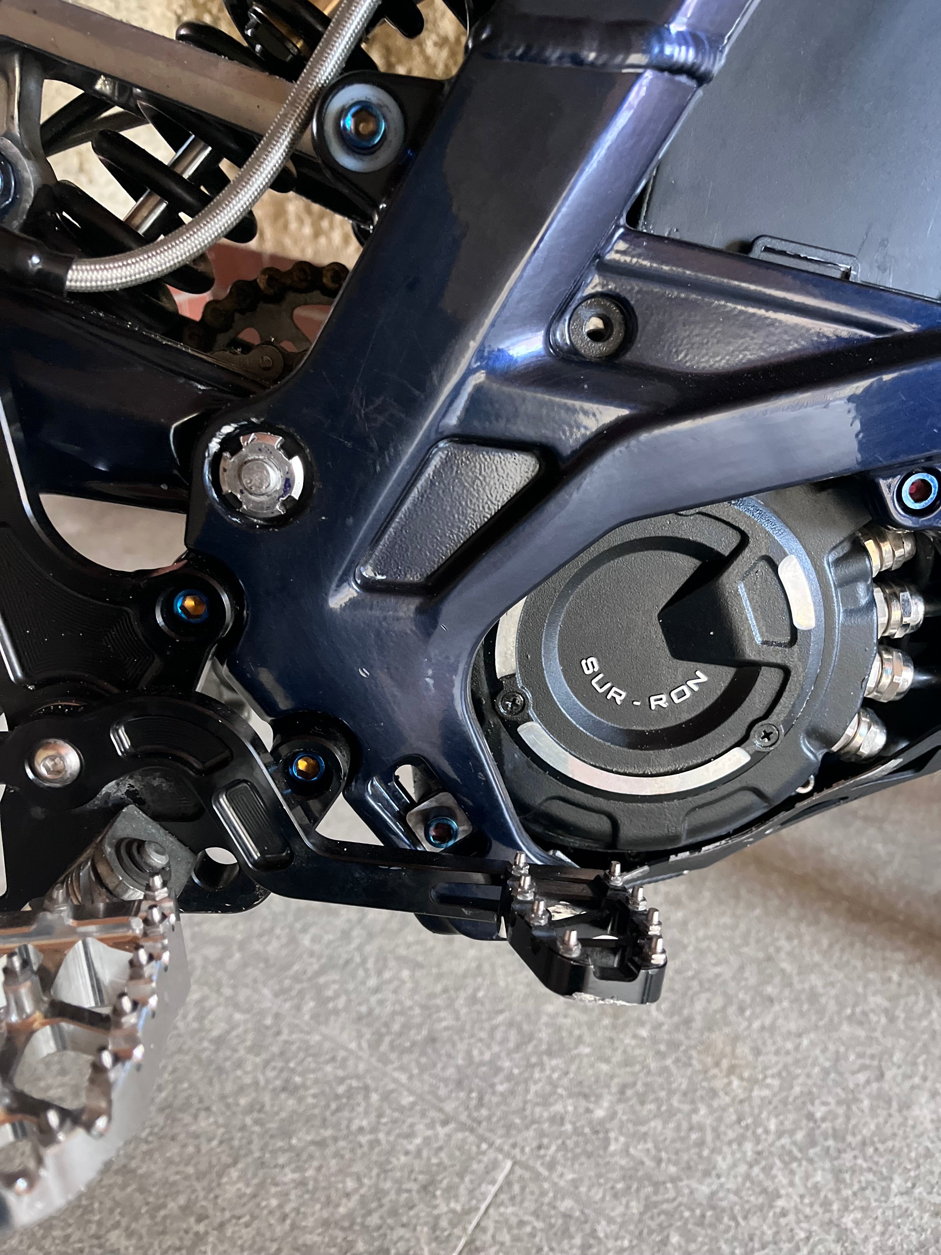 Śruby Tytanowe Mocowania Silnika Krótkie 2szt