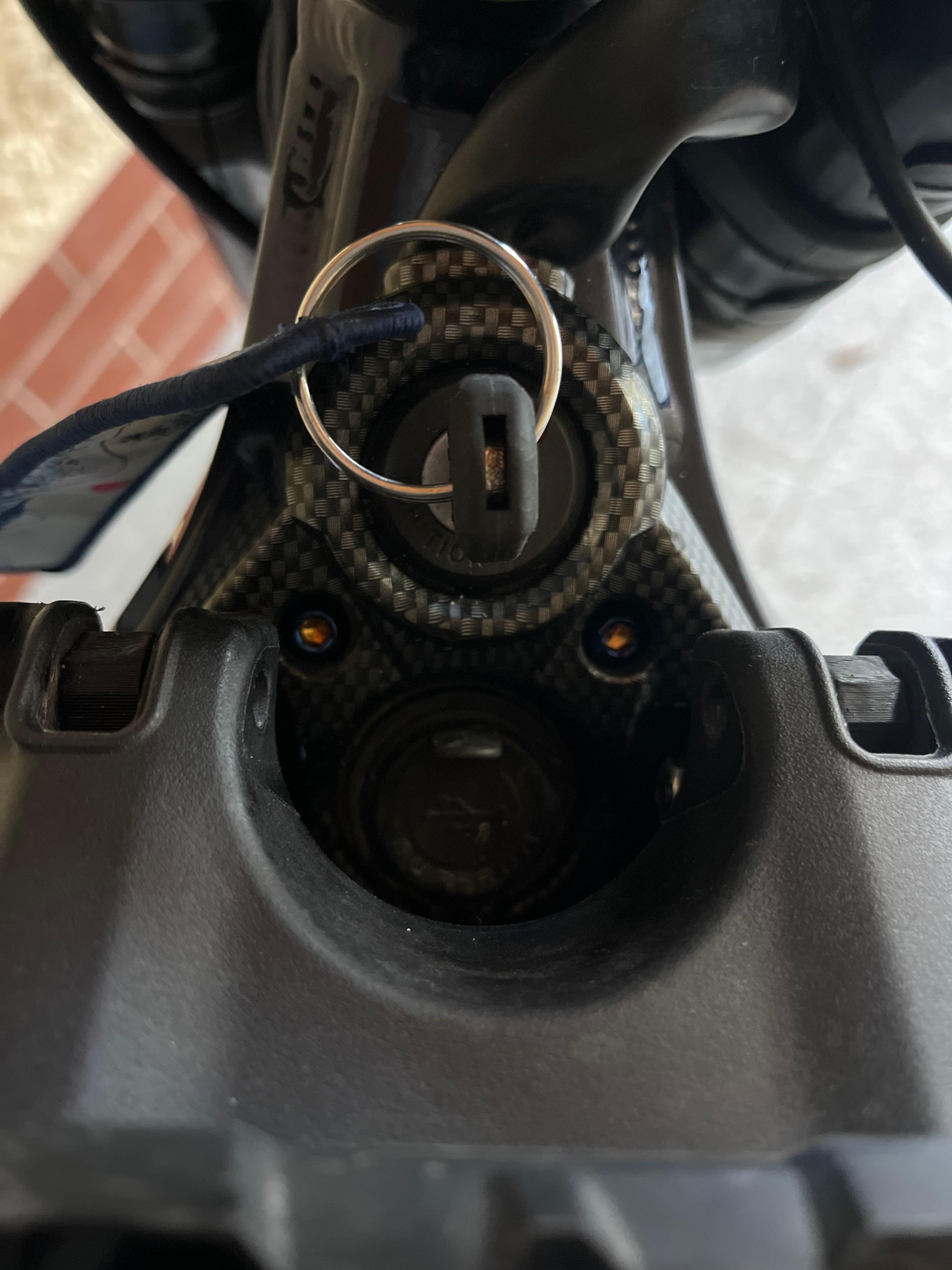 Śruby Tytanowe Stacyjka Okrągły Łeb 2szt